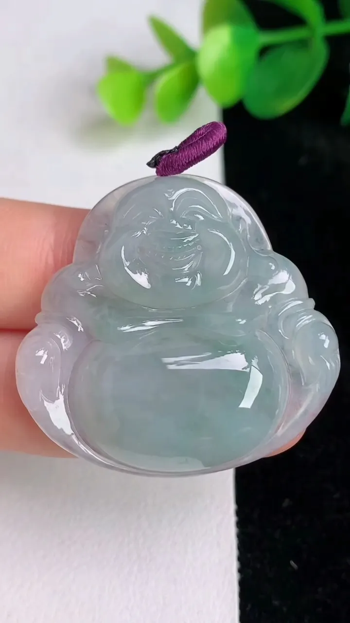 天然A货翡翠佛公吊坠，尺寸34.5-36.8-6.2，重量:11.87g
6月17日