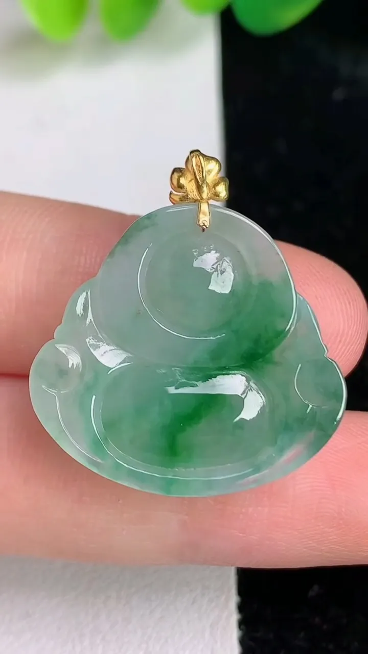 天然A货翡翠佛公吊坠，尺寸23.2-25.3-6，重量:5.17g
6月17日