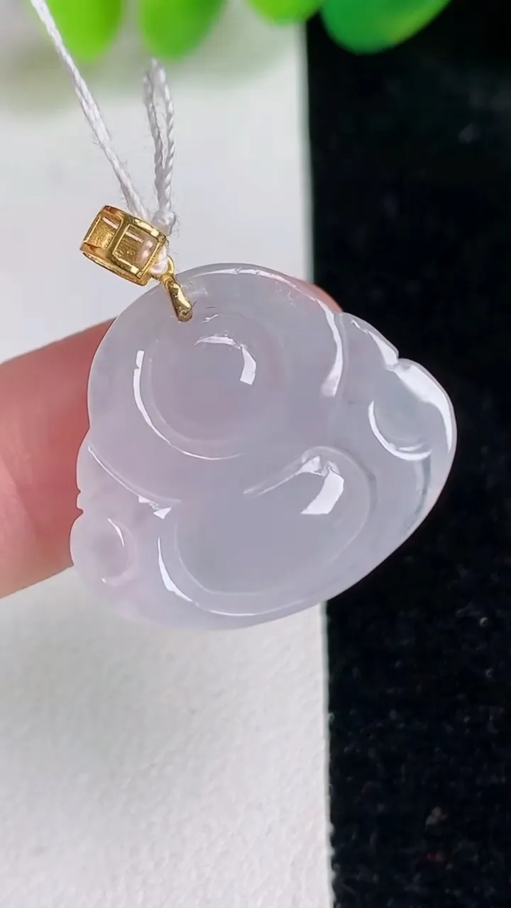 天然A货翡翠种白冰佛公吊坠，尺寸20-22.8-5，重量:3.84g
6月17日