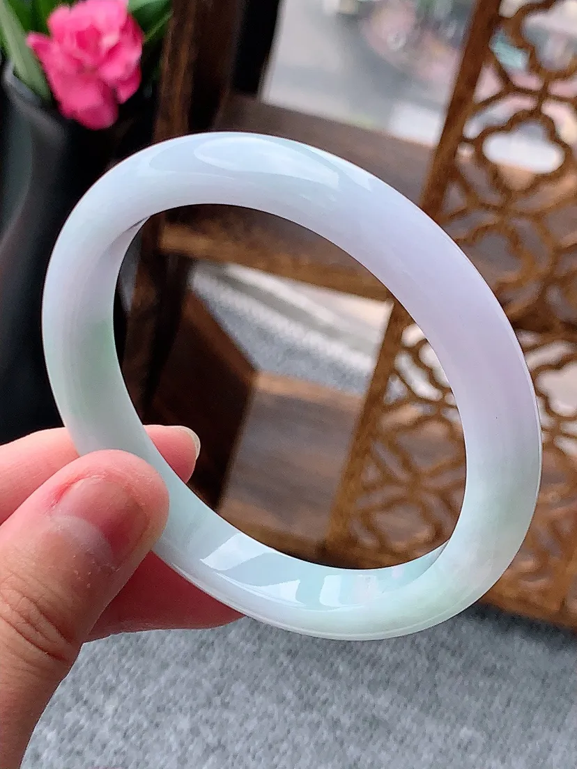 天然A货翡翠淡春彩淡紫罗兰飘绿正装正圈手镯57-58圈口 尺寸57×9.7×7mm 重量41.38g