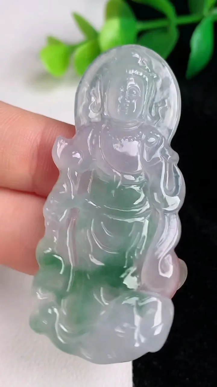 天然A货翡翠观音菩萨吊坠，尺寸57.7-25.7-4.3，重量:12.66g
6月17日