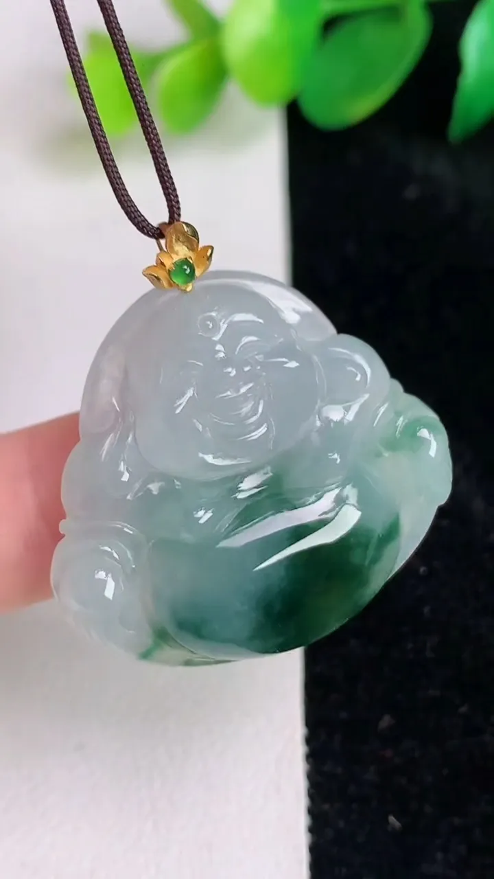 天然A货翡翠种飘花佛公吊坠，尺寸30-32.5-6.4，重量:9.62g
6月17日