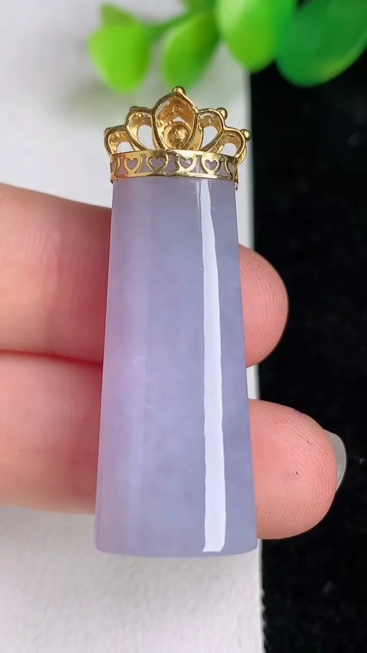 天然A货翡翠18k金紫罗兰平安柱吊坠，尺寸40.2-33-14.4-11.7，重量:13.36g
6月17日