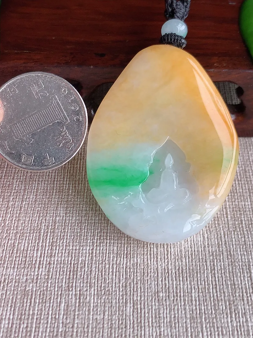 天然A货翡翠黄加绿双彩悟道吊坠 尺寸49.8×38×9.3m量38.96g 0615