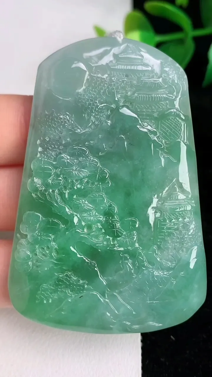 天然A货翡翠山水牌吊坠，尺寸62.3-42.6-5，重量:35.53g
6月17日