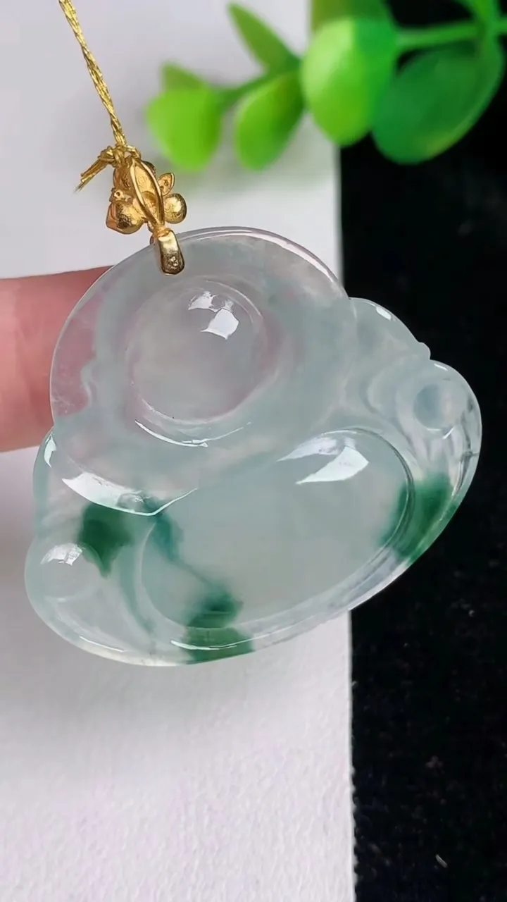 天然A货翡翠种飘花佛公吊坠，尺寸33.7-37.8-5.4，重量:10.65g
6月17日