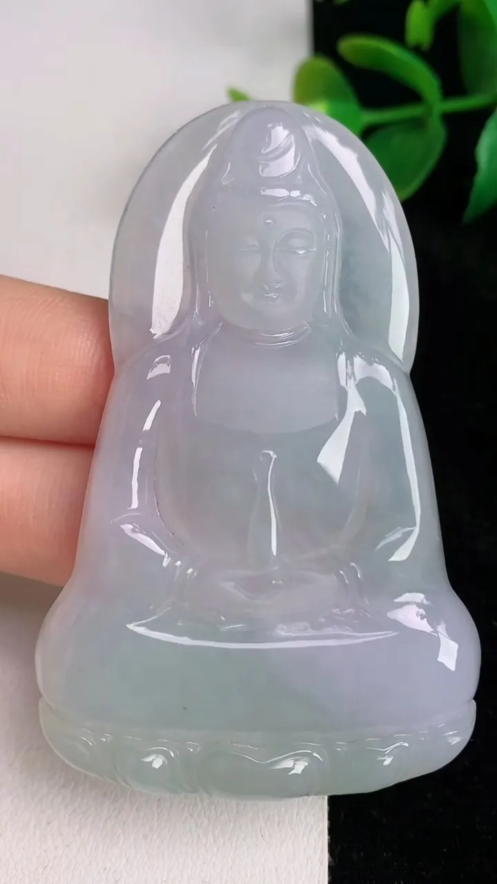 天然A货翡翠观音菩萨吊坠，尺寸68.3-44-6.2，重量:35.35g
6月17日