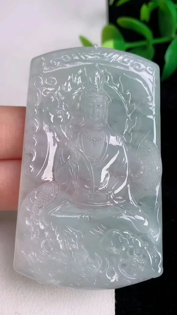 天然A货翡翠文殊菩萨吊坠，尺寸67-41.2-5，重量:37.76g
6月17日