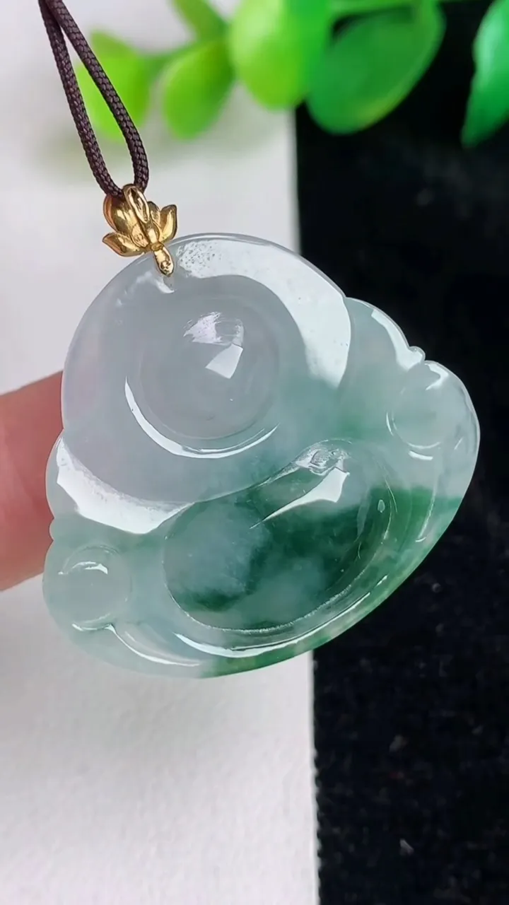天然A货翡翠种飘花佛公吊坠，尺寸30-32.5-6.4，重量:9.62g
6月17日