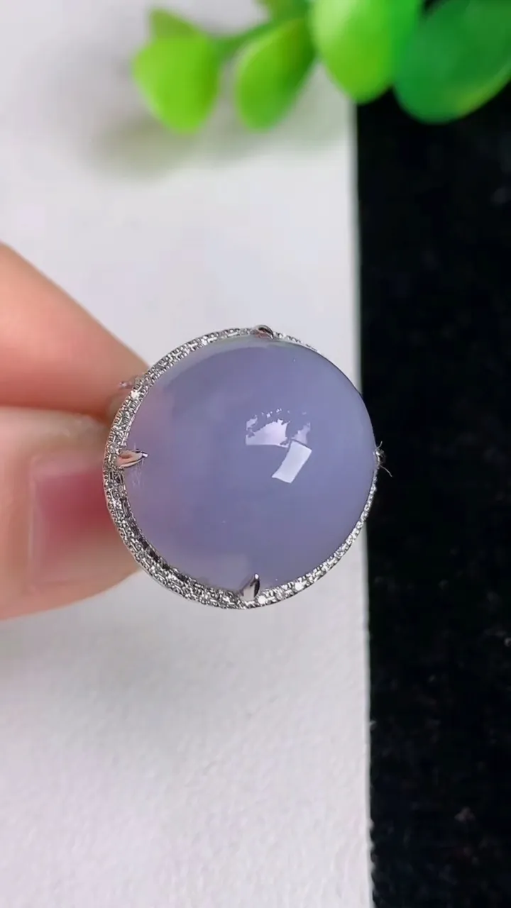天然A货翡翠18k金紫罗兰蛋面戒指，尺寸17-17-16，重量:6.83g2025年6月17日
工厂