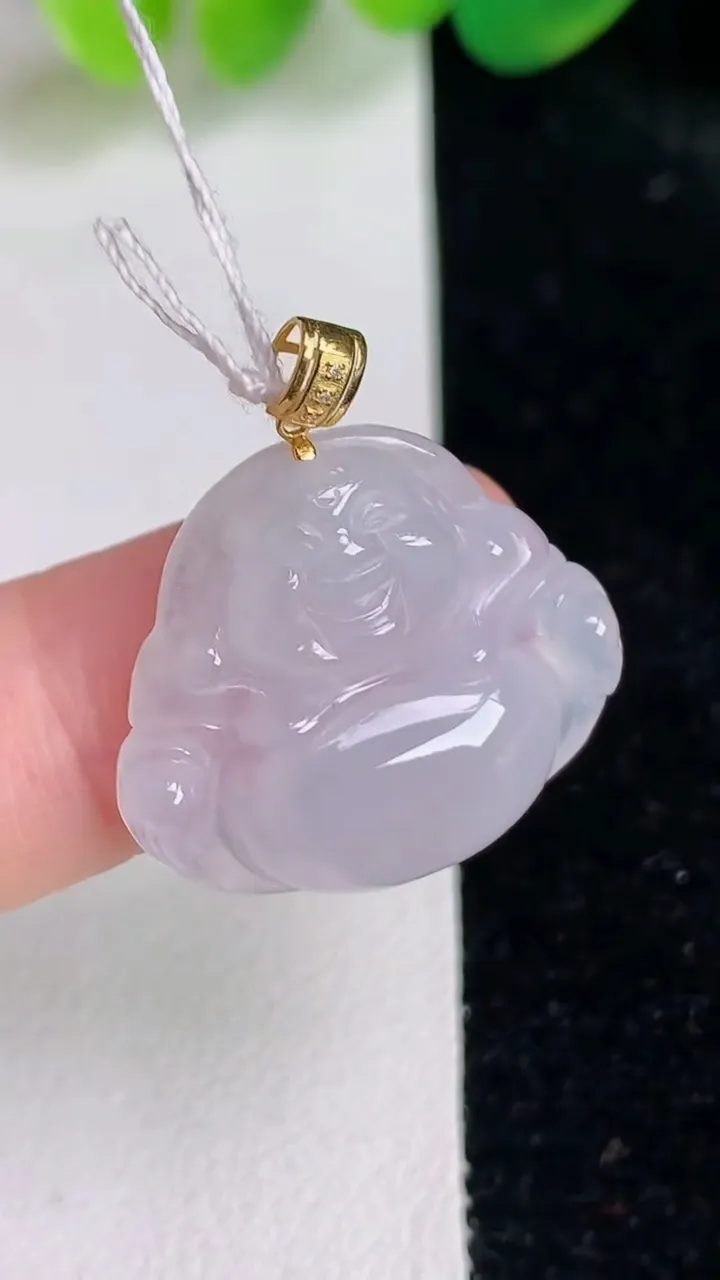 天然A货翡翠种白冰佛公吊坠，尺寸20-22.8-5，重量:3.84g
6月17日