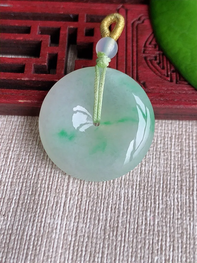 天然A货翡翠飘绿平安扣吊坠尺寸26×6m量8.72g 0617