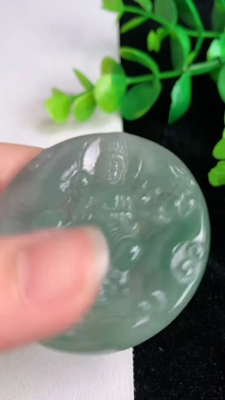 天然A货翡翠文殊菩萨吊坠，尺寸50.8-4.8，重:25.10g
6月17日