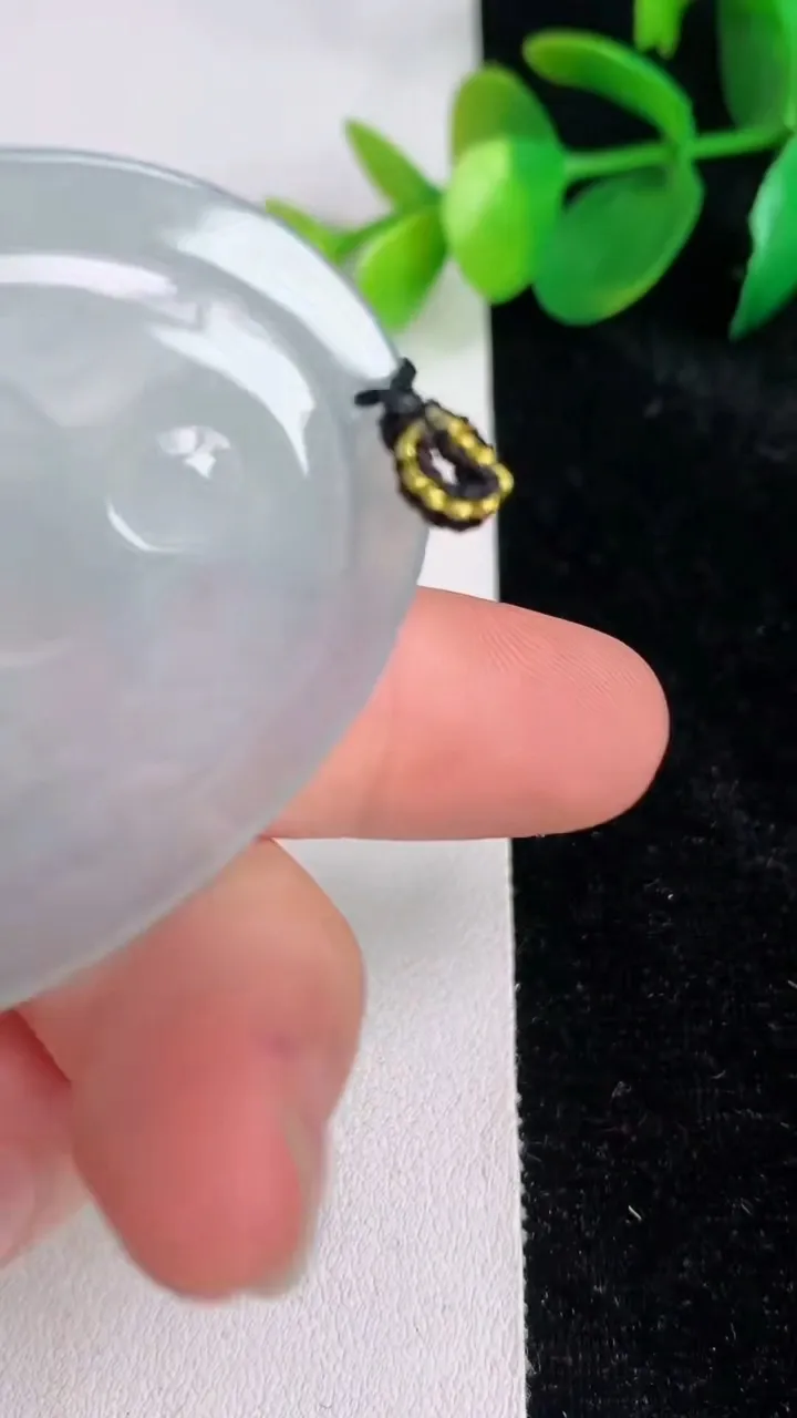 天然A货翡翠大日如来吊坠，尺寸49.4-41.4-4，重量:19.80g
6月17日