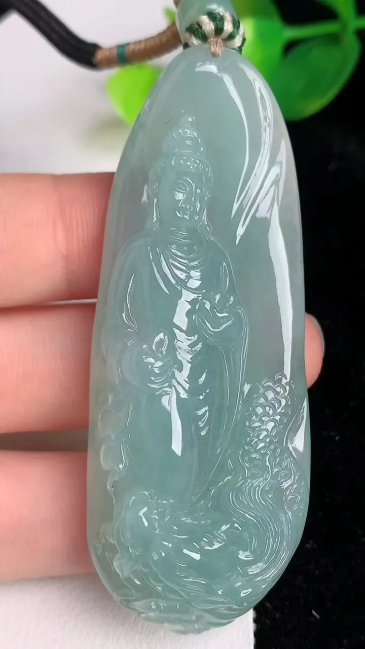 天然A货翡翠御龙观音菩萨吊坠，尺寸66.3-26.3-11.3，重量:38.08g
6月17日