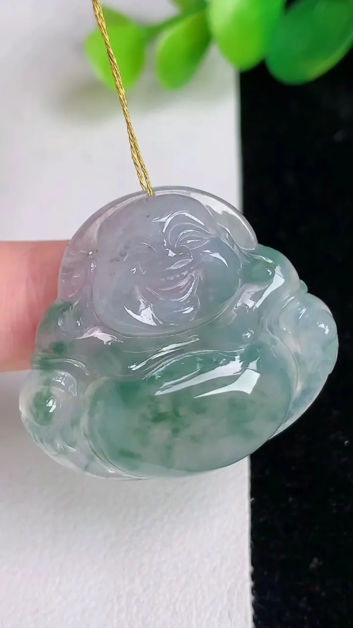 天然A货翡翠冰种飘花佛公吊坠，尺寸30-33.5-6.5，重量:10.40g
6月17日