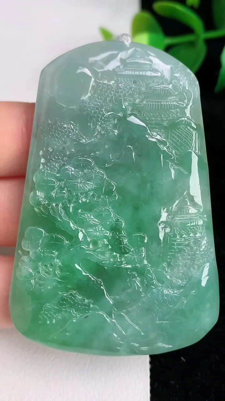 天然A货翡翠山水牌吊坠，尺寸62.3-42.6-5，重量:35.53g
6月17日