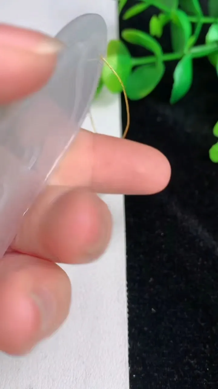 天然A货翡翠虚空藏菩萨吊坠，尺寸70.8-45.3-4.2，重量:27.62g
6月17日