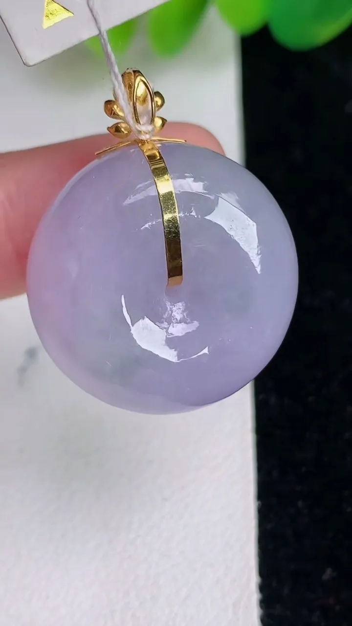 天然A货翡翠18k金紫罗兰路路通吊坠，尺寸23.6-12.8，重量:15.66g
6月17日