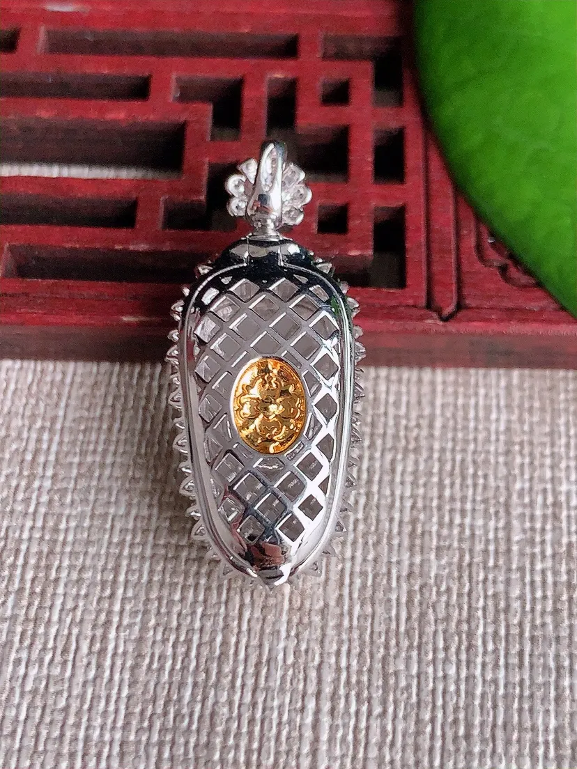 天然A货翡翠18K金伴满绿叶子金枝玉叶吊坠尺寸32.4×14×8.6裸石21×10.5m量4.96g 0615