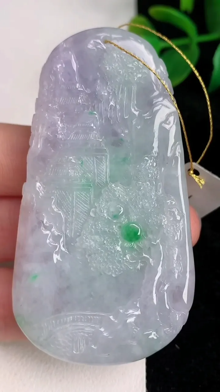天然A货翡翠山水牌吊坠，尺寸69.2-37.4-11，重量:61.17g
6月17日