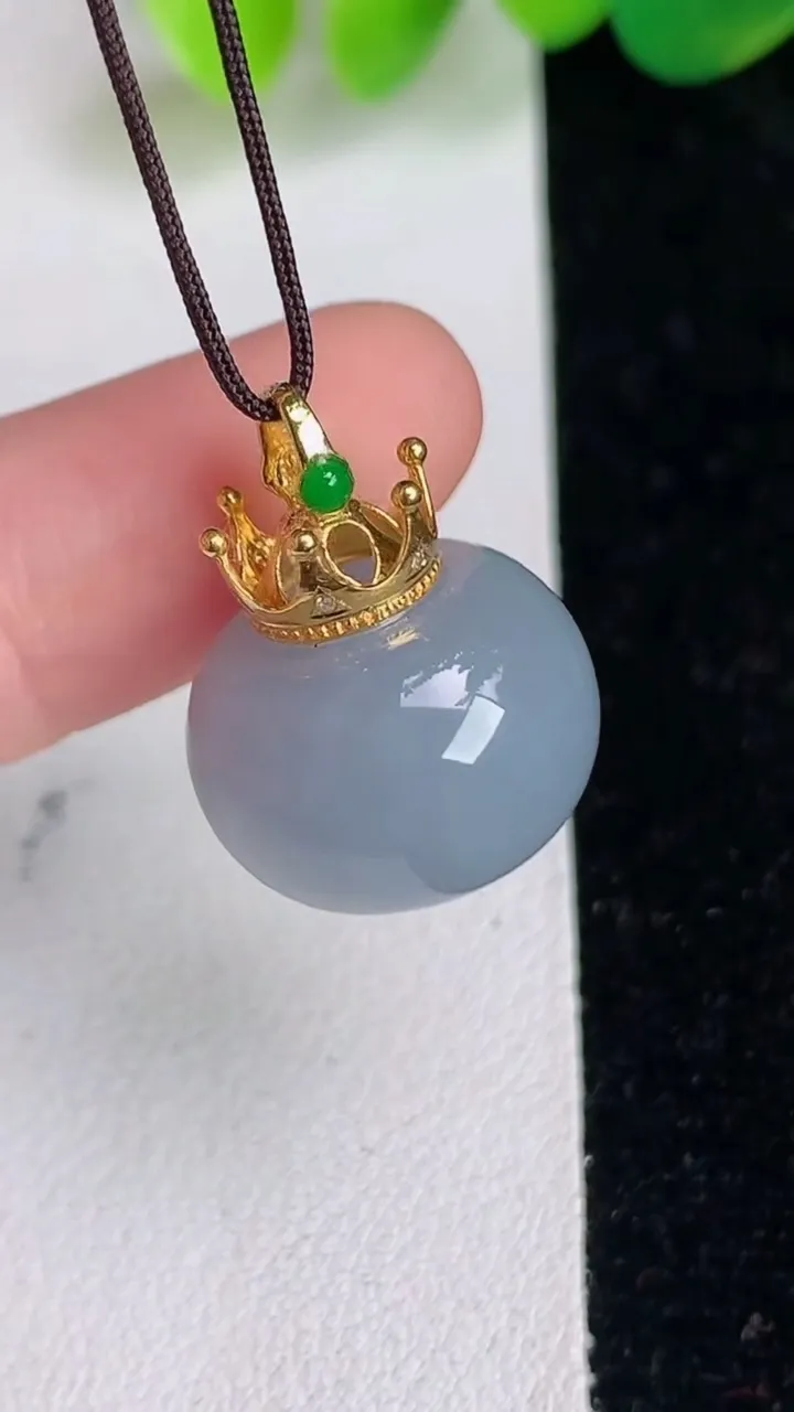 天然A货翡翠18k金紫罗兰路路通吊坠，尺寸16.3-11，重量:7.10g
6月17日