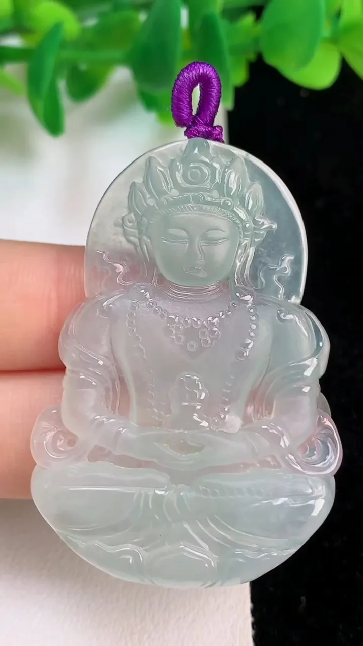 天然A货翡翠度母吊坠，尺寸49.6-32.8-4，重量:12.81g
6月18日