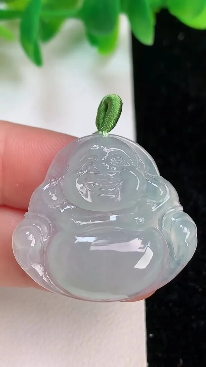 天然A货翡翠冰种佛公吊坠，尺寸27.7-31.2-5.5，重量:6.96g
6月18日
