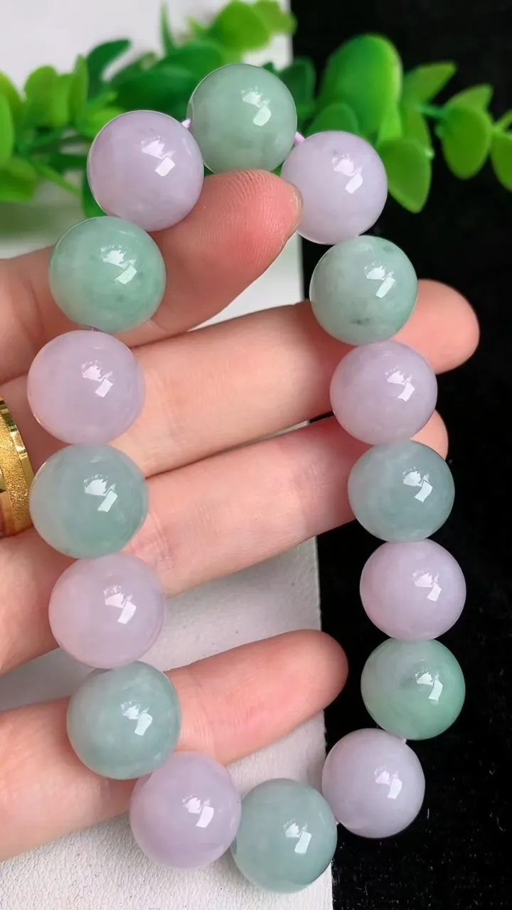 天然A货翡翠双彩多宝圆珠手串16颗，尺寸13，重:56.18g6月18日
工厂直销收藏佳品,种好水足，色泽均匀，有种有色，上手高大气！