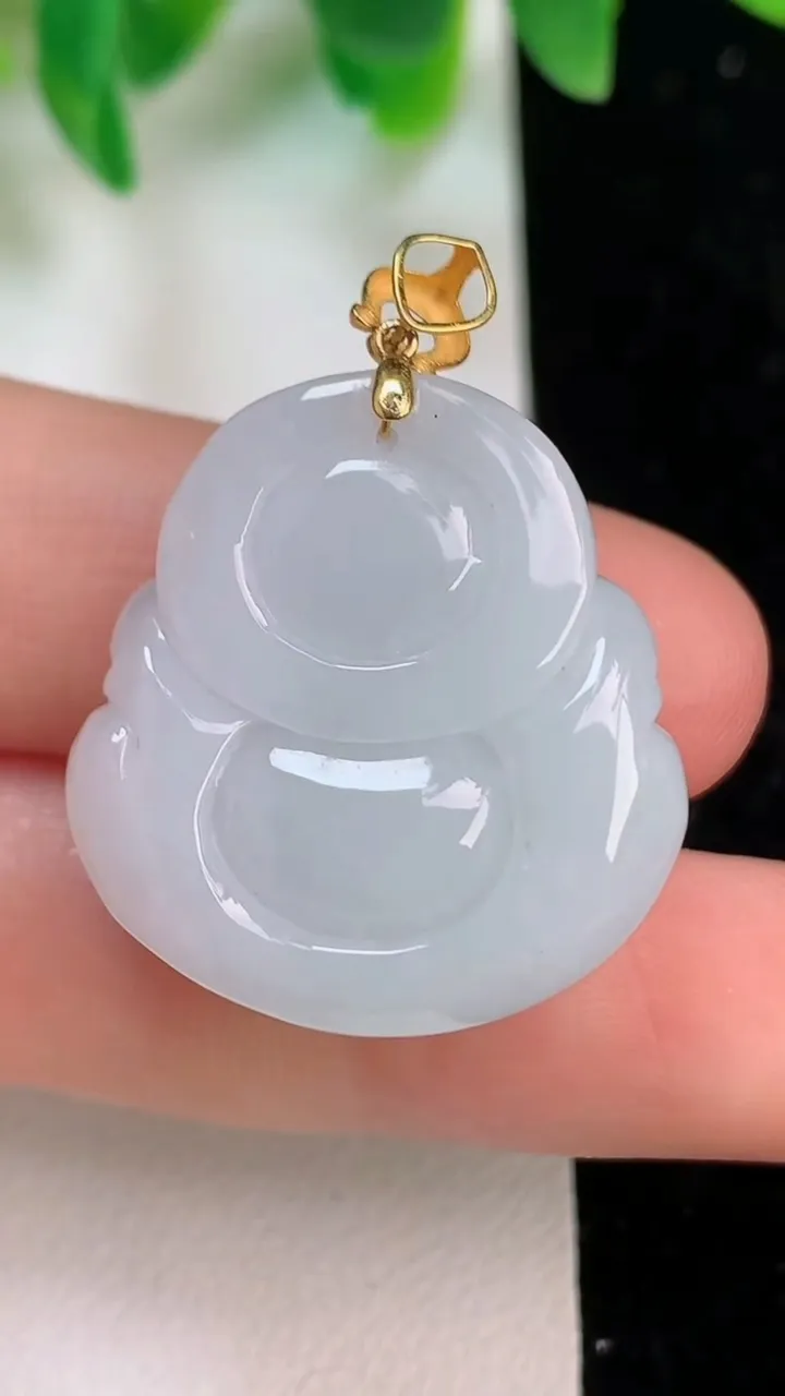 天然A货翡翠佛公吊坠，尺寸26-24.5-11.6，重量:12.78g
6月18日