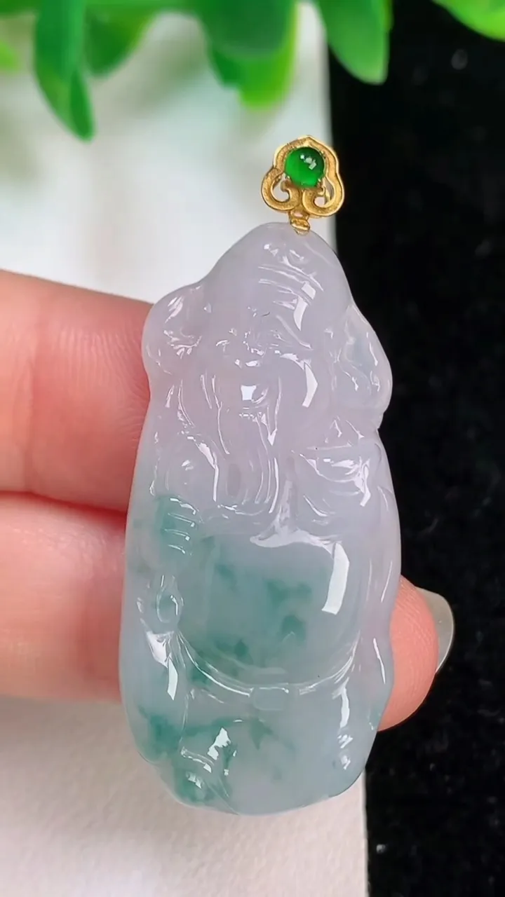 天然A货翡翠18k金飘花财神爷吊坠，尺寸38.4-18.4-5.8，重量:8.33g
6月18日