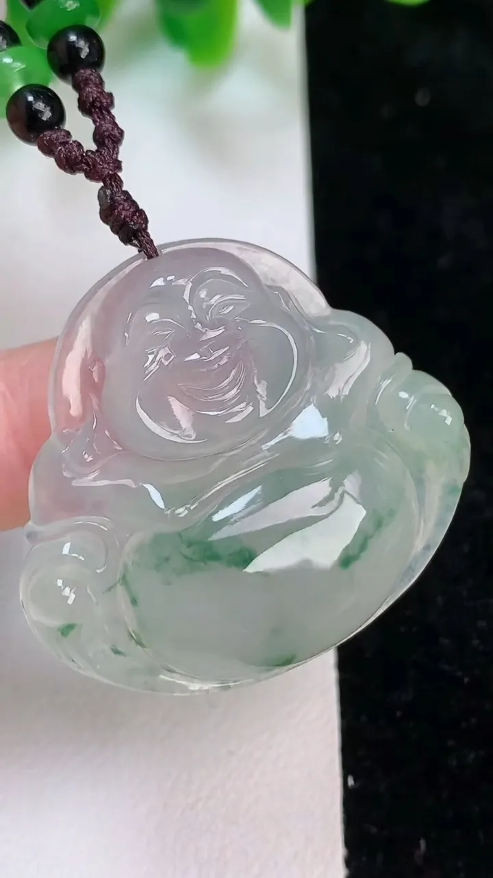 天然A货翡翠飘花佛公吊坠，尺寸34-37，重:11.76g
6月18日