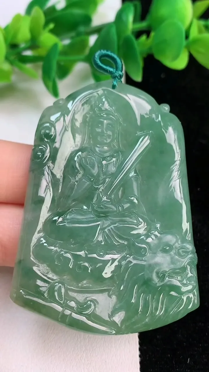 天然A货翡翠文殊菩萨吊坠，尺寸61.7-43-5.2，重量:33.38g
6月18日