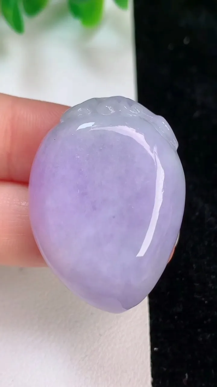 天然A货翡翠紫罗兰寿桃吊坠，尺寸36-26.5-10.5，重量:21.13g
6月18日