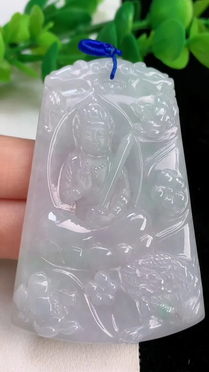 天然A货翡翠文殊菩萨吊坠，尺寸68.2-45.8-5.4，重量:35.90g
6月18日