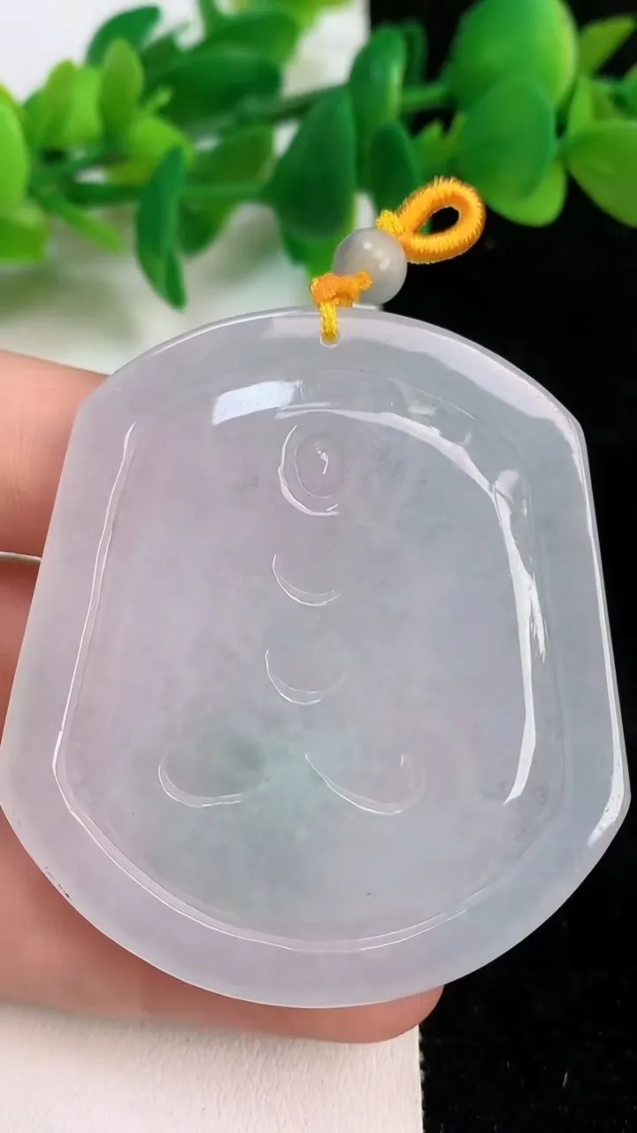 天然A货翡翠大日如来吊坠，尺寸54-48.8-6，重量:31.32g
6月18日
