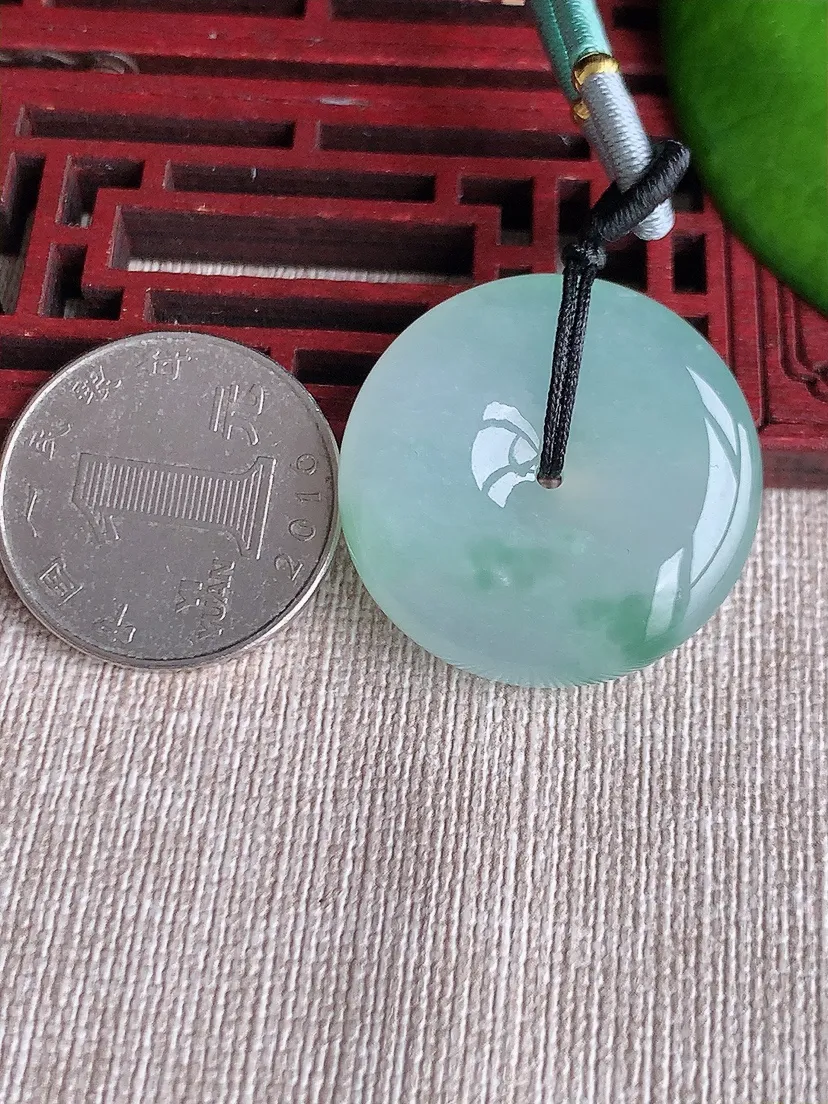 天然A货翡翠飘花平安扣吊坠尺寸29.3×8.3m量18.40g 0617