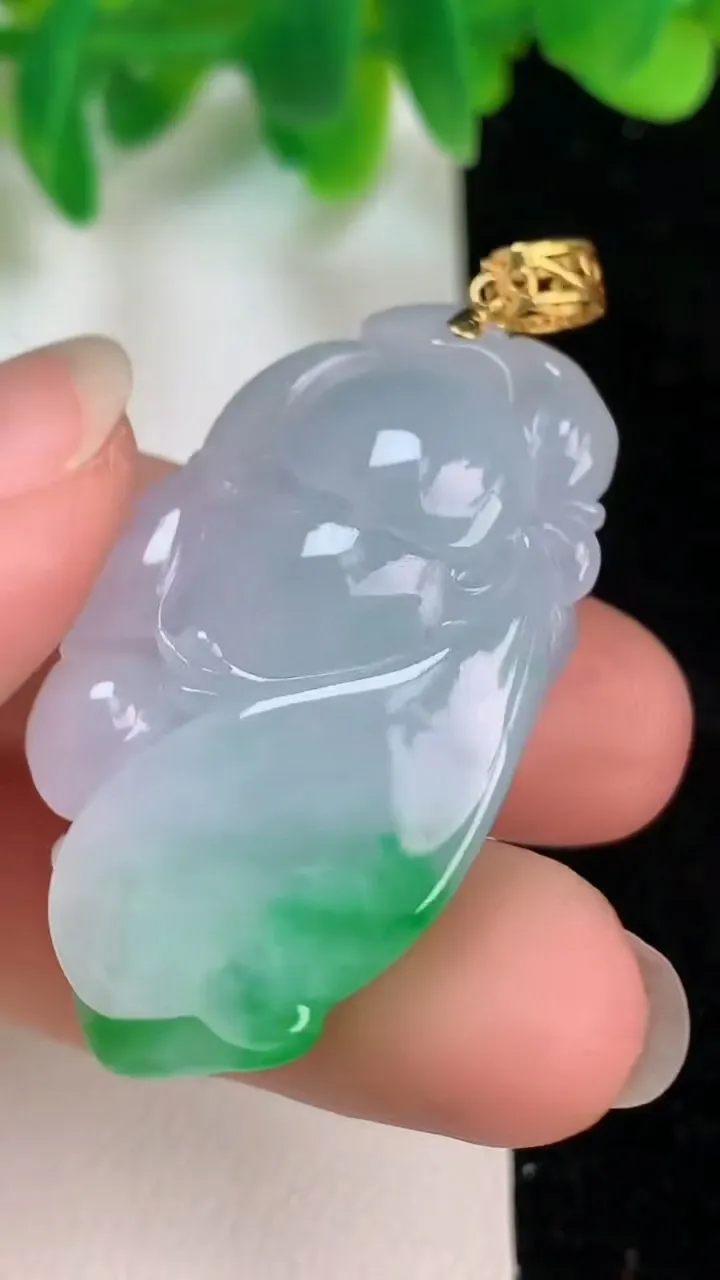 天然A货翡翠呱呱来财 青蛙吊坠，尺寸39.4-22.7-12.3，重量:16.82g
6月18日