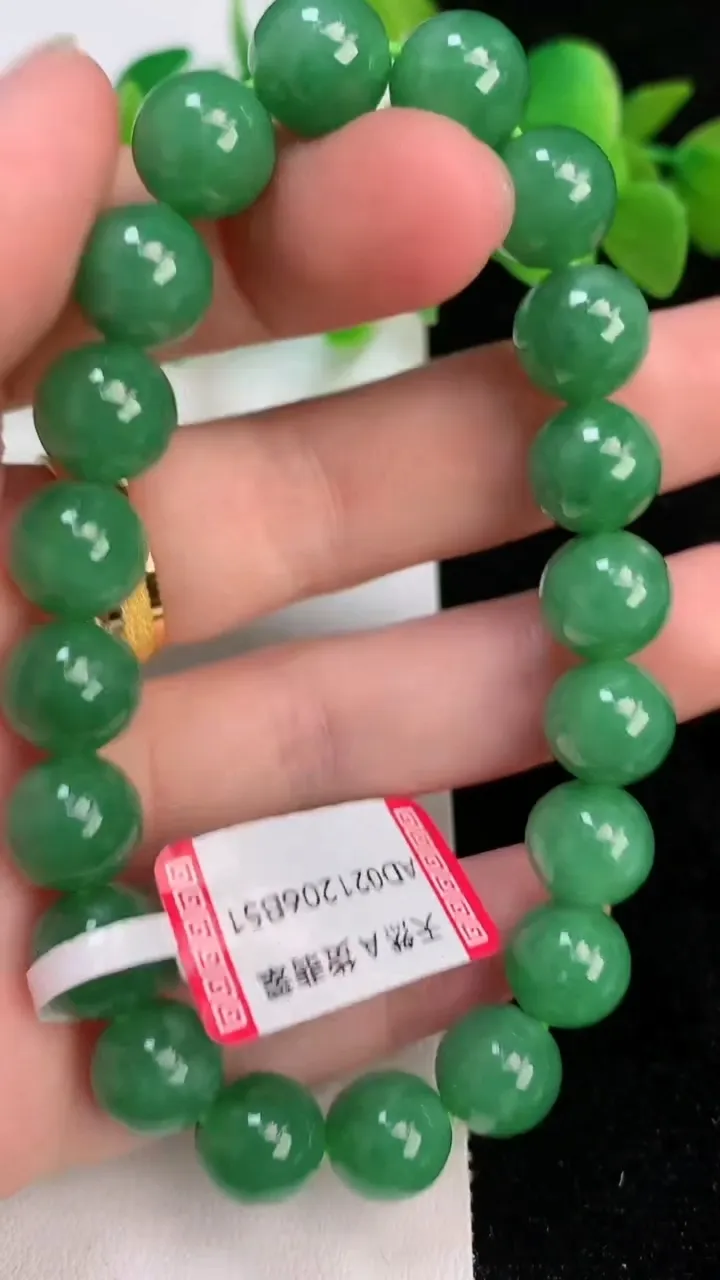天然A货翡翠圆珠手串，尺寸9.7-20颗，重量:33.48g6月18日
工厂直销收藏佳品,种好水足，