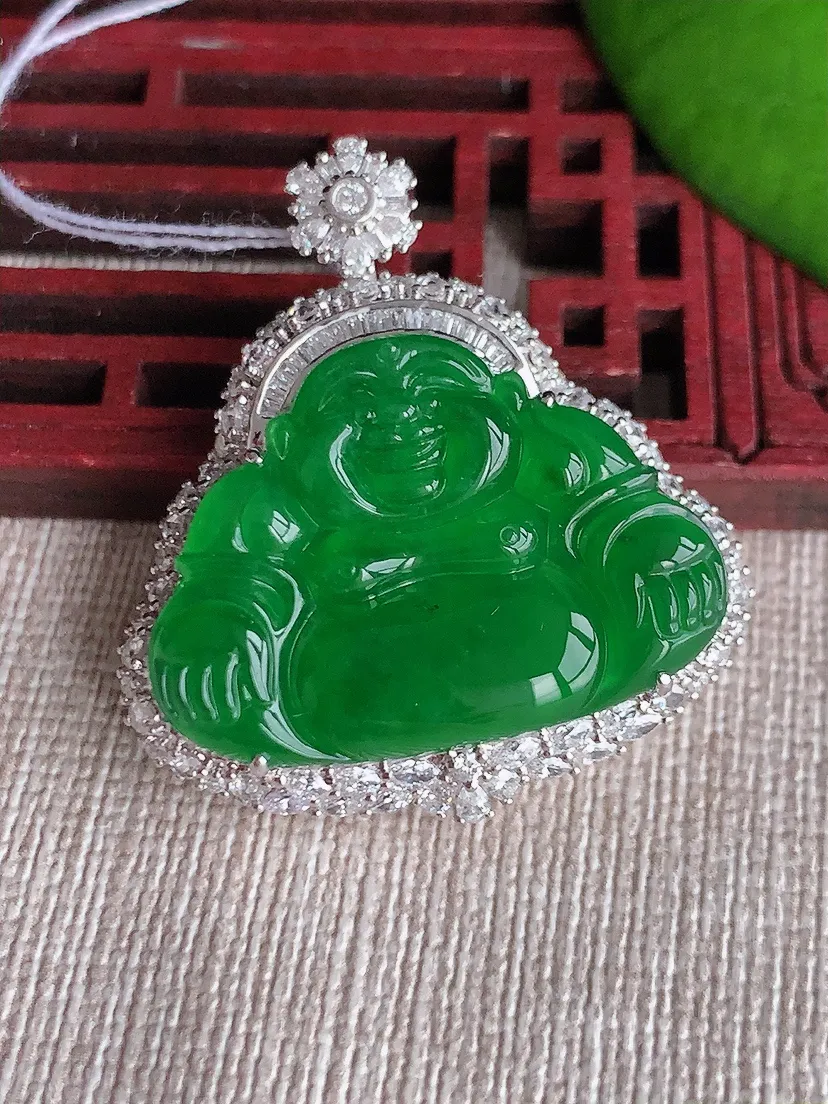 天然A货翡翠18K金伴阳绿佛公吊坠尺寸35.8×32.5×10.7裸石20.8×29m量11.16g 0617
