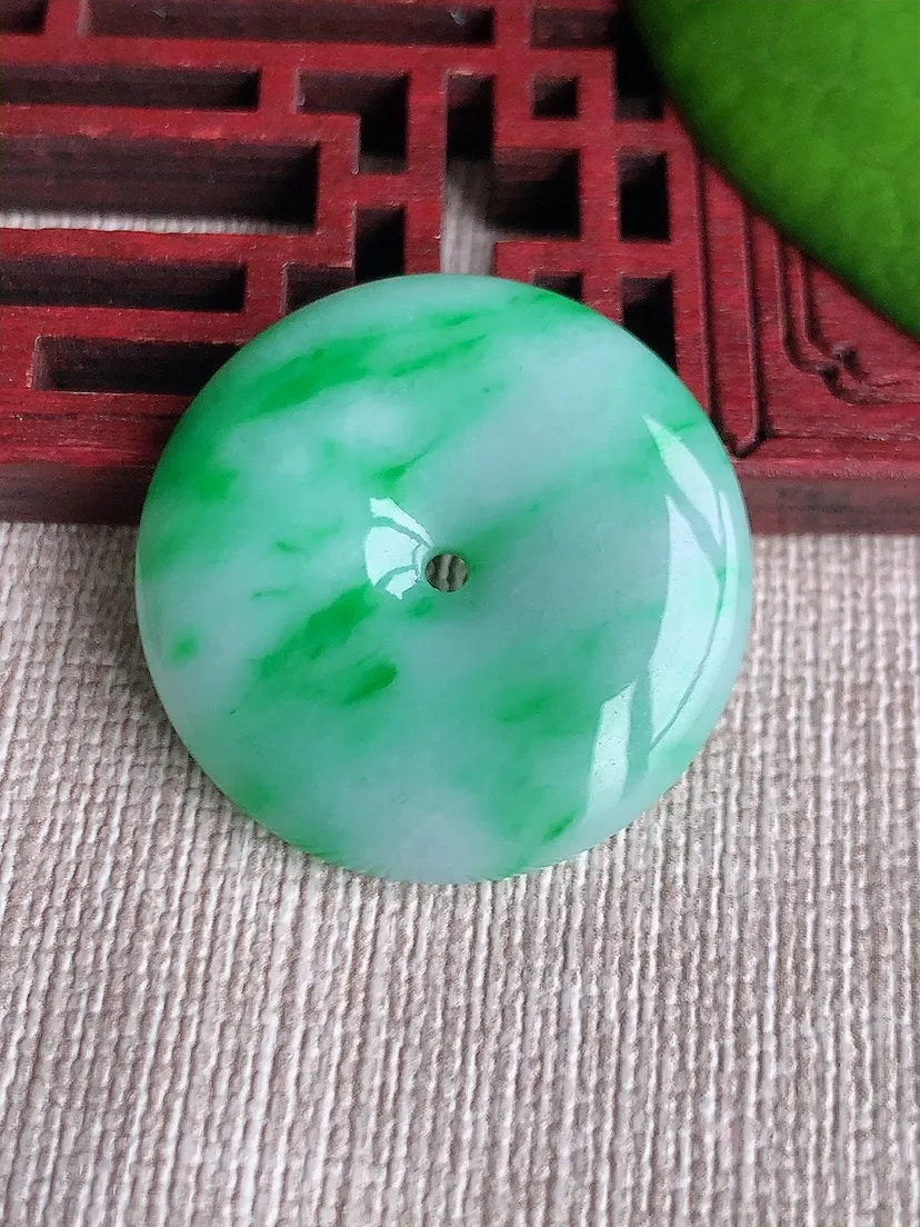 天然A货翡翠冰润飘阳绿平安扣吊坠尺寸27.5×5.6m量9.18g 0617