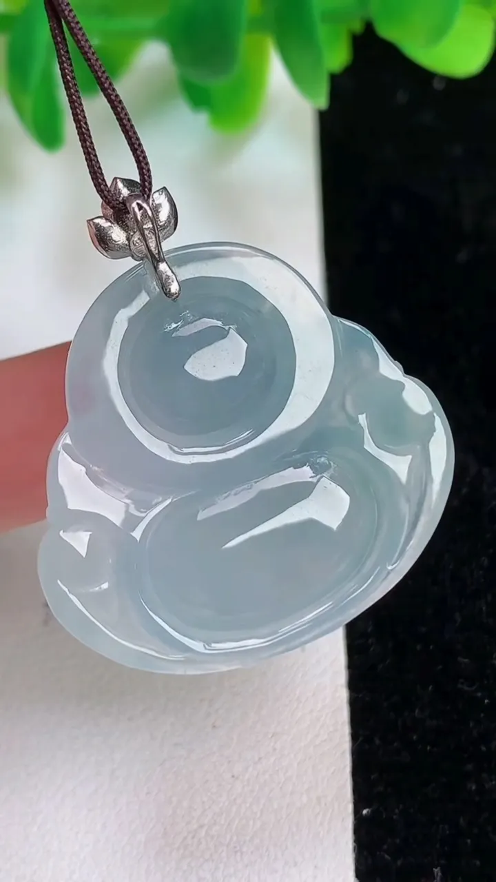 天然A货翡翠种飘花佛公吊坠，尺寸30.2-32-6.7，重量:10.05g
6月18日