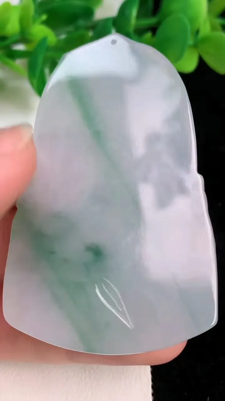 天然A货翡翠虚空藏观音菩萨吊坠，尺寸64.3-39.8-5.7，重量:31.96g
6月18日
