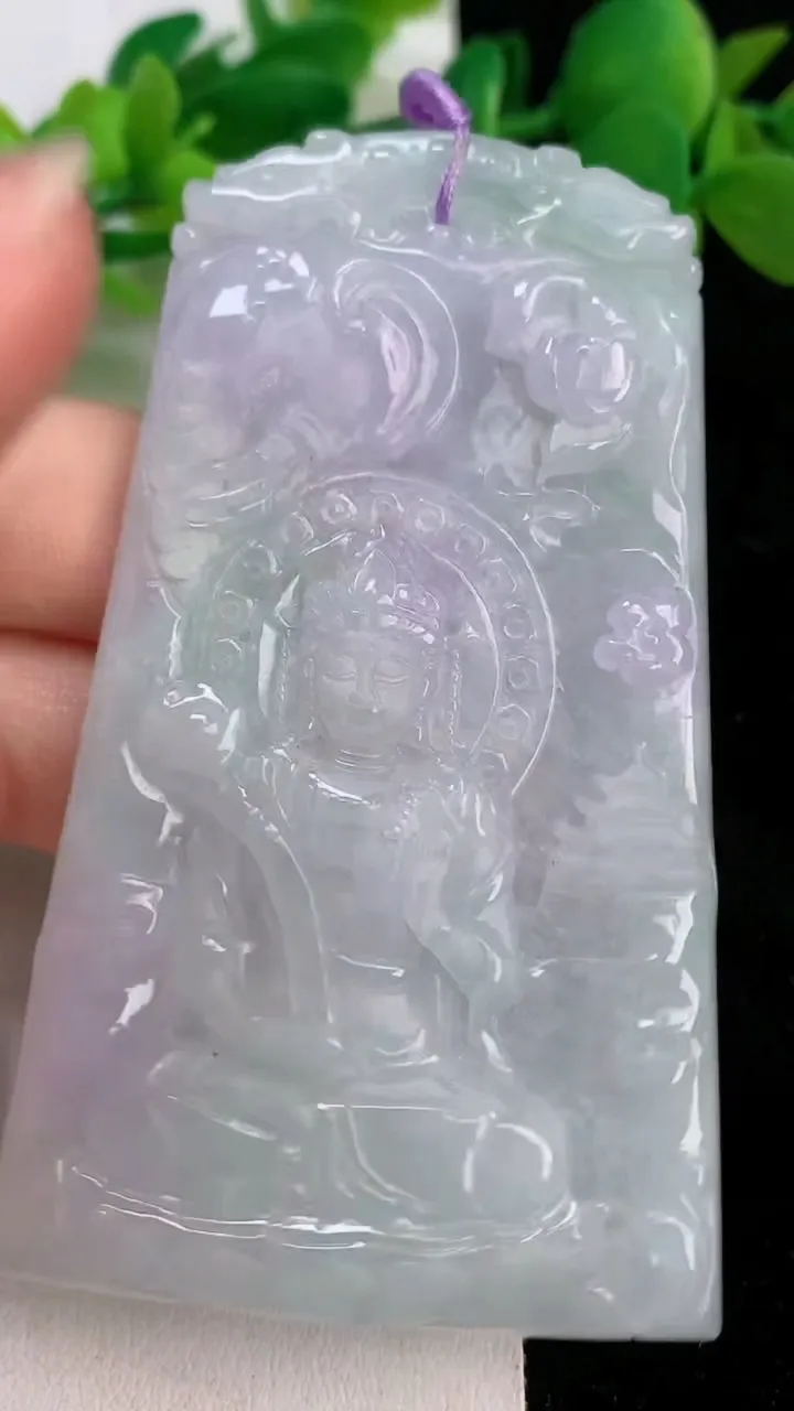 天然A货翡翠春带彩紫罗兰普贤菩萨吊坠，尺寸77.4-45.5-6，重量:46.08g
6月18日