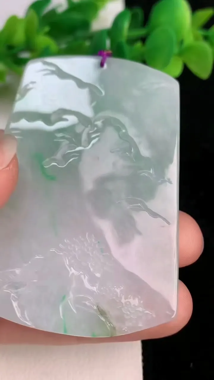 天然A货翡翠山水牌吊坠，尺寸62.2-43.6-5，重量:32.16g
6月18日