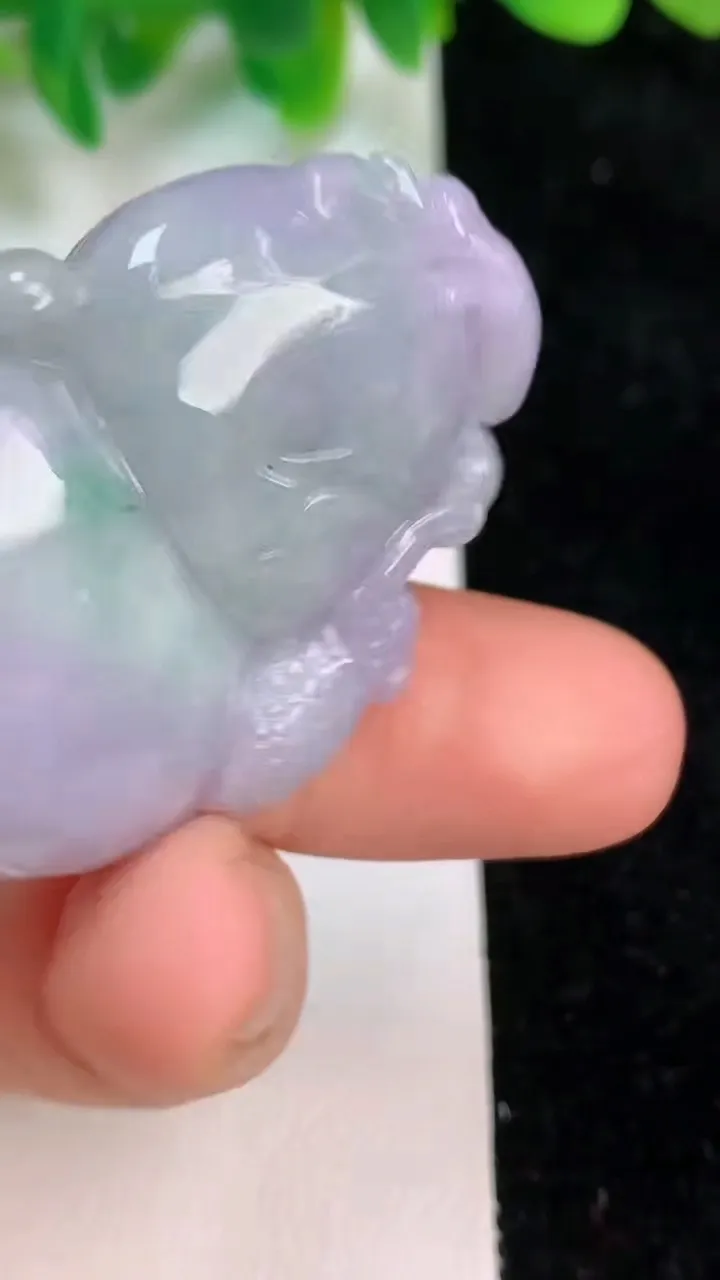 天然A货翡翠紫罗兰葫芦吊坠，尺寸41.7-27.8-10.3，重量:23.88g
6月18日