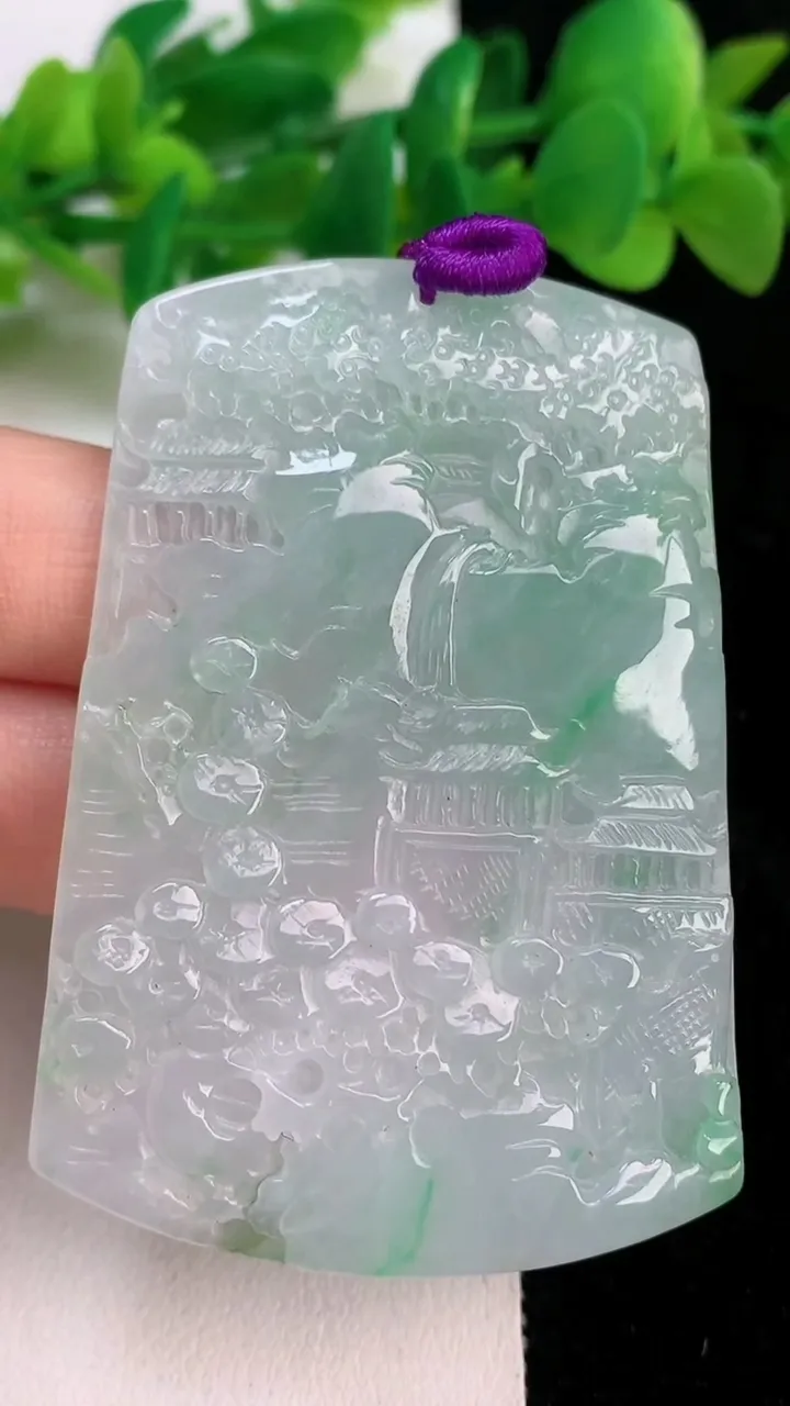 天然A货翡翠山水牌吊坠，尺寸62.2-43.6-5，重量:32.16g
6月18日