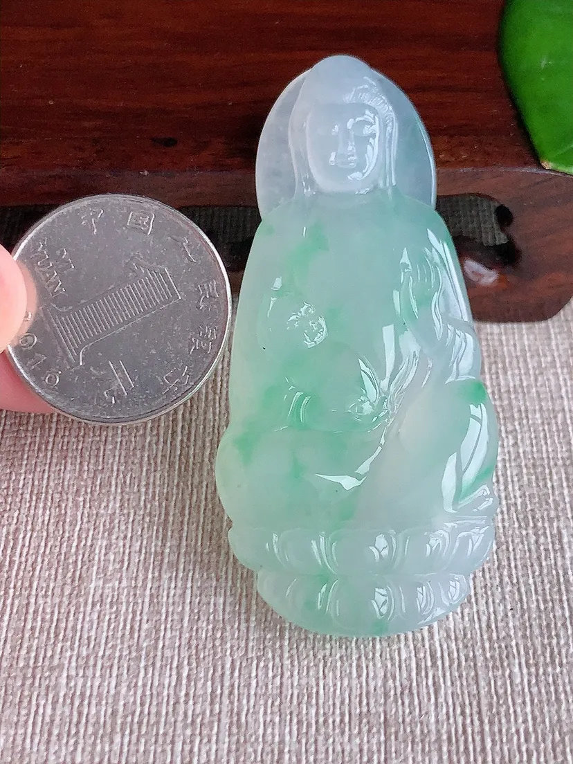 天然A货翡翠飘绿送子观音吊坠尺寸62×39.2×6.5m量24.34g 0617