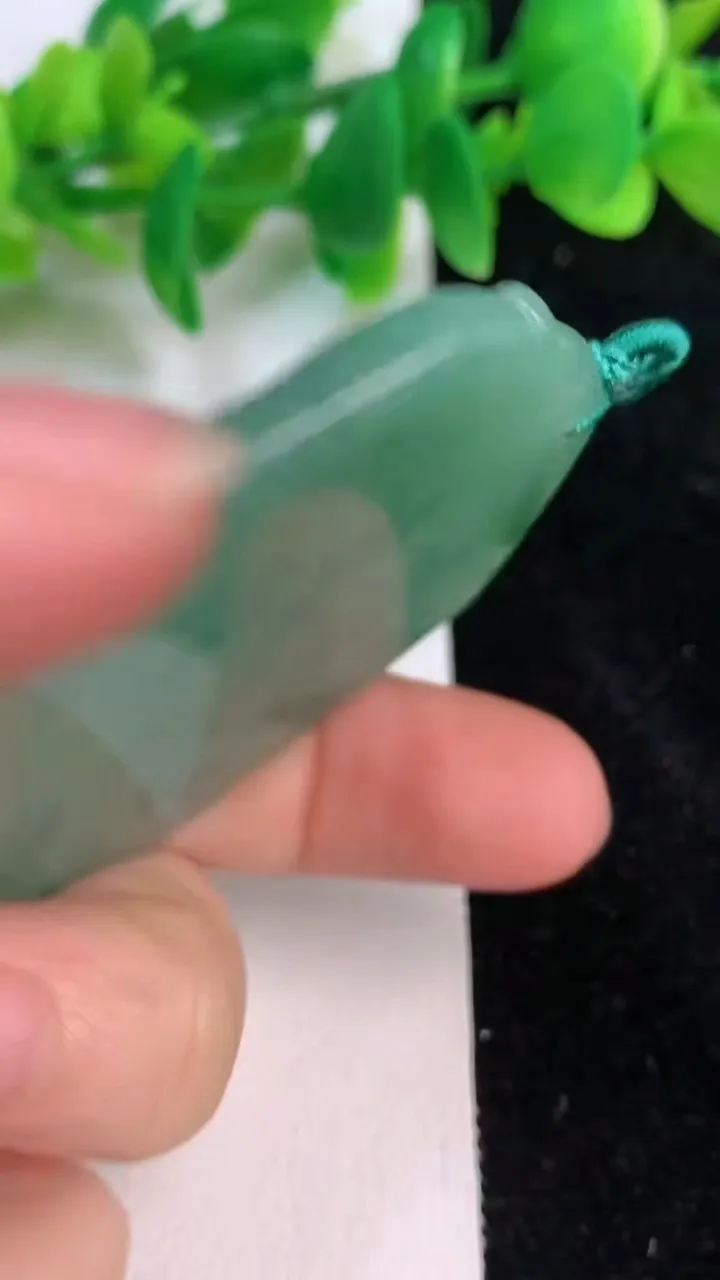 天然A货翡翠文殊菩萨吊坠，尺寸61.7-43-5.2，重量:33.38g
6月18日
