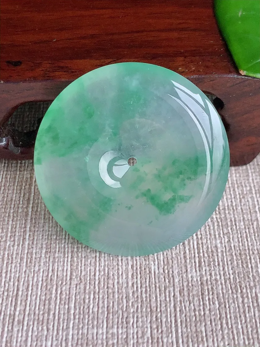天然A货翡翠飘花大平安扣吊坠尺寸35.7×5.6m量15.35g 0617